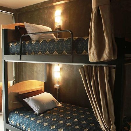 Отель Club76 Bunk Bed. (Adults Only) Чиангмай Экстерьер фото